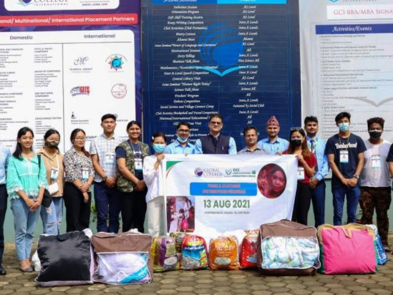 ग्लोबल कलेजका विद्यार्थीको २ लाखबराबरको सहयोग बाढीप्रभावित चेपाङलाई